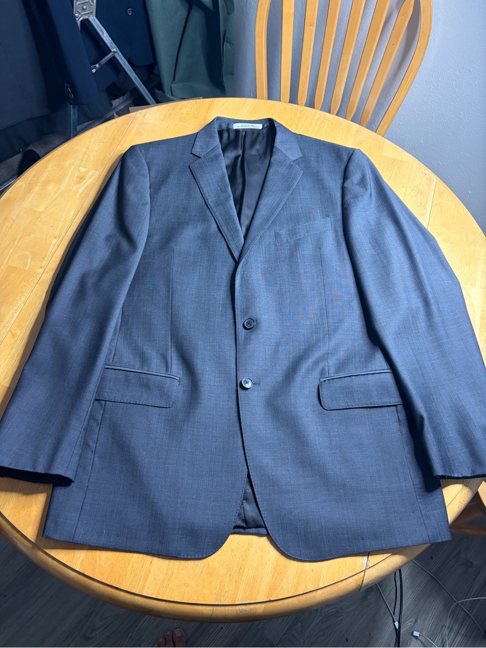 Joseph Abboud Men's Gray Two-Button Suit 42L 36x32